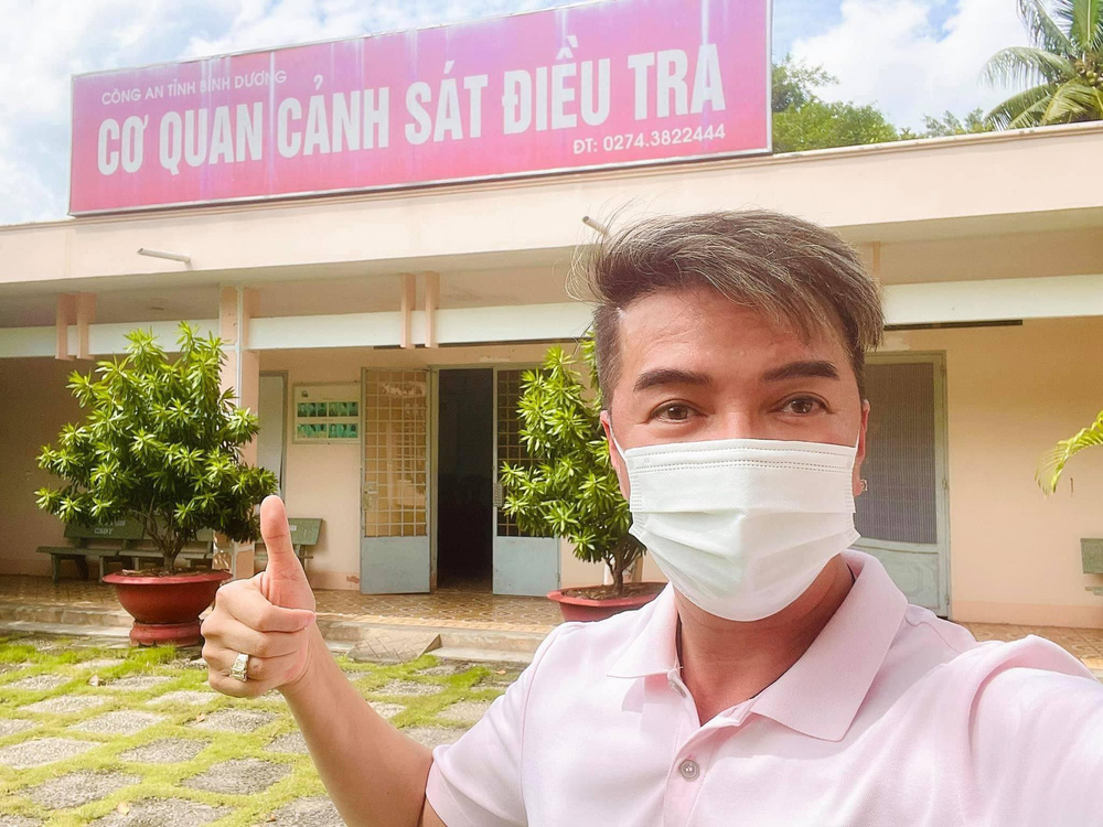 Công an làm việc với phóng viên Hàn Ni về việc tố giác bà Nguyễn Phương Hằng - 1 Công an làm việc với phóng viên Hàn Ni về việc tố giác bà Nguyễn Phương Hằng - 1
