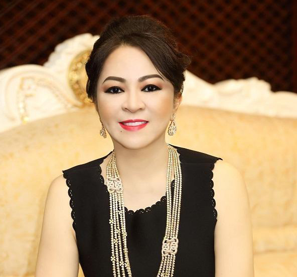 Công an làm việc với phóng viên Hàn Ni về việc tố giác bà Nguyễn Phương Hằng - 2 Công an làm việc với phóng viên Hàn Ni về việc tố giác bà Nguyễn Phương Hằng - 2