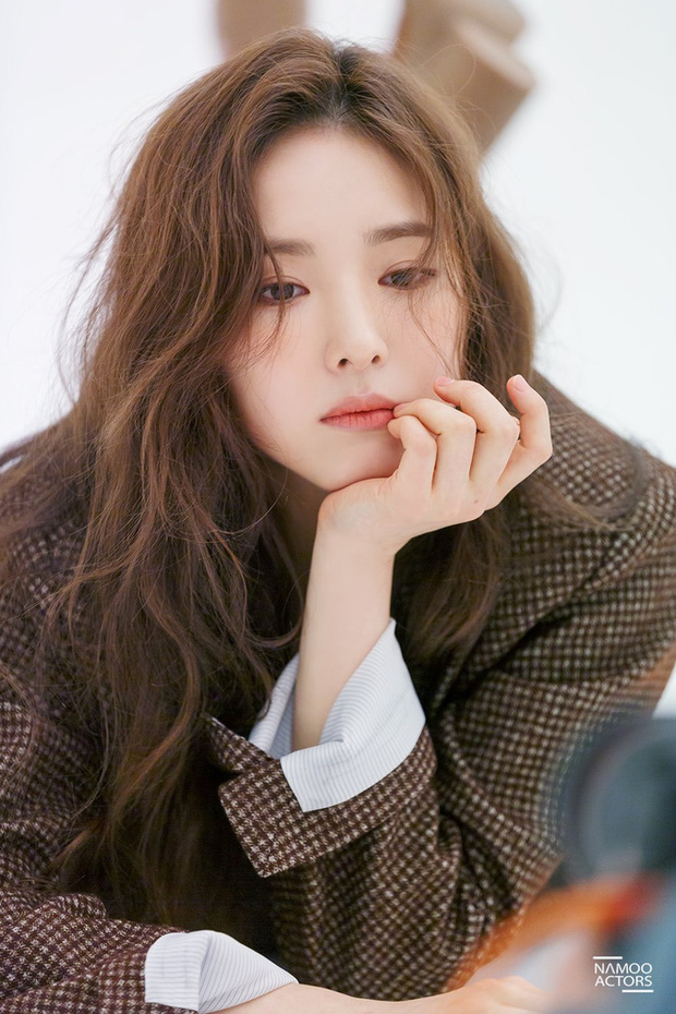 'Thánh mặt đơ' Shin Se Kyung hóa ra lại là mỹ nữ mê cởi, tuyên bố vô tư đóng cảnh nóng không cần đóng thế - 1 'Thánh mặt đơ' Shin Se Kyung hóa ra lại là mỹ nữ mê cởi, tuyên bố vô tư đóng cảnh nóng không cần đóng thế - 1