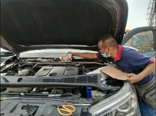 Chồng lén giấu quỹ đen trong mui xe ô tô, 6 tháng sau kiểm tra lại liền 'khóc không ra nước mắt' Chồng lén giấu quỹ đen trong mui xe ô tô, 6 tháng sau kiểm tra lại liền 'khóc không ra nước mắt'