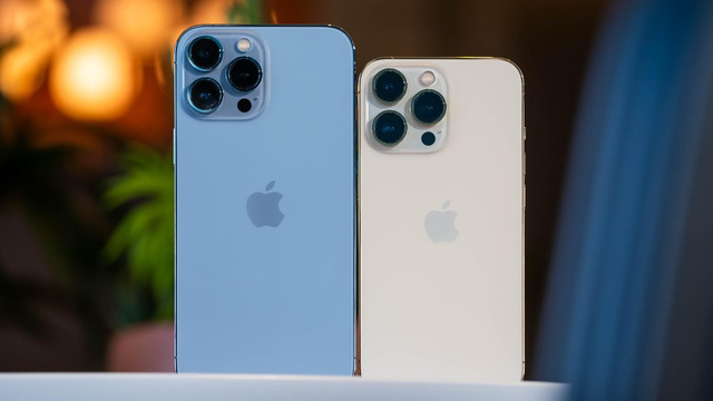 Chuyện chưa từng có: Khách mua iPhone 13 ở Việt Nam buộc phải khui hộp và kích hoạt ngay ở cửa hàng? - 1 Chuyện chưa từng có: Khách mua iPhone 13 ở Việt Nam buộc phải khui hộp và kích hoạt ngay ở cửa hàng? - 1
