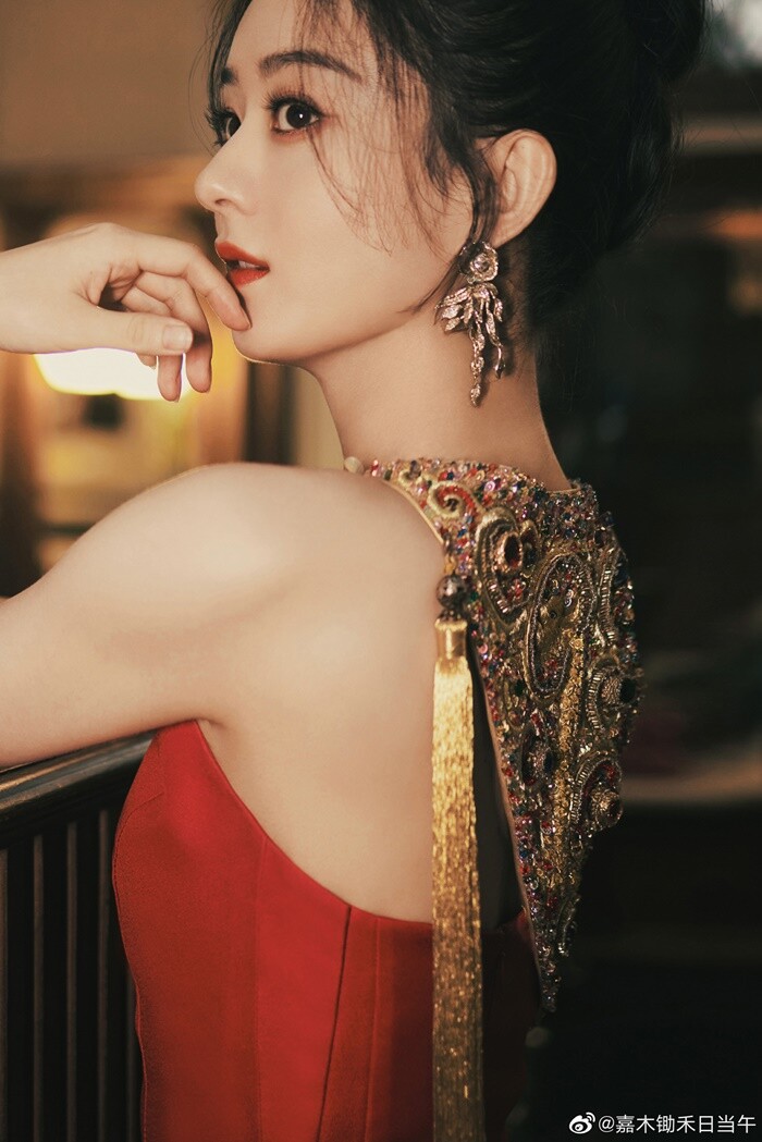 Triệu Lệ Dĩnh khoe body siêu quyến rũ, góc nghiêng thần thánh khiến fan u mê Triệu Lệ Dĩnh khoe body siêu quyến rũ, góc nghiêng thần thánh khiến fan u mê