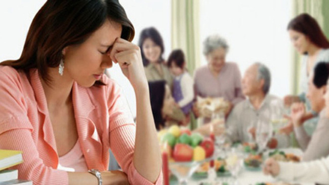 Nhà đông người nhưng ngày giỗ vẫn 1 mình làm hết vì là 'dâu trưởng', song cái kết vào phút thứ 89 mới thâm thúy làm sao! Nhà đông người nhưng ngày giỗ vẫn 1 mình làm hết vì là 'dâu trưởng', song cái kết vào phút thứ 89 mới thâm thúy làm sao!