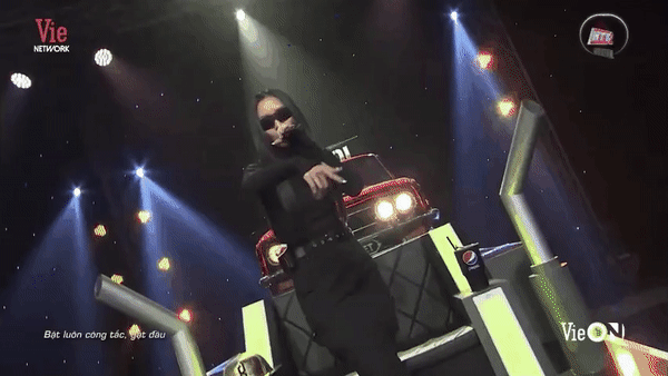 Rap Việt mùa 2 vừa 'khai hỏa' đã leo thẳng top 1 trending YouTube nhưng không phải tập 1 mới lên sóng? - 1 Rap Việt mùa 2 vừa 'khai hỏa' đã leo thẳng top 1 trending YouTube nhưng không phải tập 1 mới lên sóng? - 1