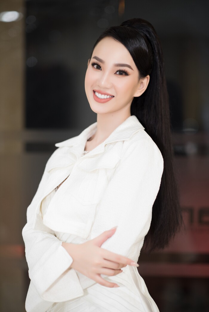 Khởi hành trễ, bỏ lỡ phần thi phụ, Ái Nhi bị tịch thu váy tại sân bay: Bất lợi bội phần cho Việt Nam - 5 Khởi hành trễ, bỏ lỡ phần thi phụ, Ái Nhi bị tịch thu váy tại sân bay: Bất lợi bội phần cho Việt Nam - 5