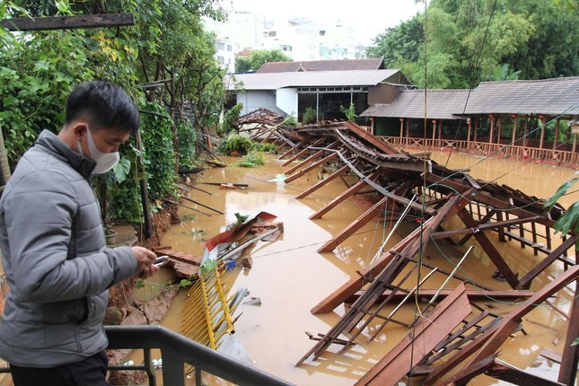 Mưa lớn gây lụt nhiều nơi ở Gia Lai, Kon Tum - 3 Mưa lớn gây lụt nhiều nơi ở Gia Lai, Kon Tum - 3