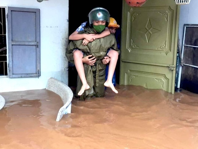 Mưa lớn gây lụt nhiều nơi ở Gia Lai, Kon Tum - 6 Mưa lớn gây lụt nhiều nơi ở Gia Lai, Kon Tum - 6