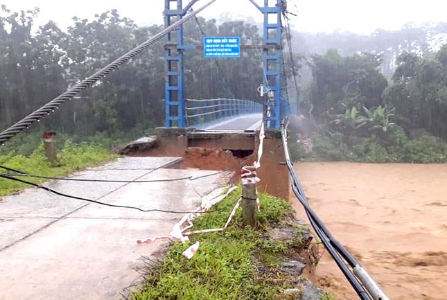 Mưa lớn gây lụt nhiều nơi ở Gia Lai, Kon Tum - 9 Mưa lớn gây lụt nhiều nơi ở Gia Lai, Kon Tum - 9