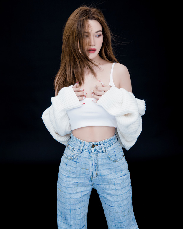 Bật chế độ độc thân, Sĩ Thanh lên đồ hở bạo khoe trọn khe ngực đầy cực sexy! - 5 Bật chế độ độc thân, Sĩ Thanh lên đồ hở bạo khoe trọn khe ngực đầy cực sexy! - 5