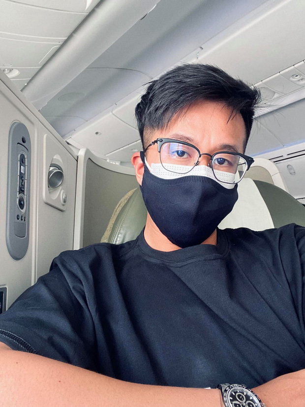 Vừa thấy Matt Liu đăng ảnh trên máy bay, nick Facebook 'Huong Giang' vội vàng vào hỏi: 'Lại ra thăm chị à?' Vừa thấy Matt Liu đăng ảnh trên máy bay, nick Facebook 'Huong Giang' vội vàng vào hỏi: 'Lại ra thăm chị à?'