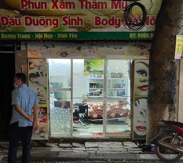 Đang ở quán cắt tóc tối 20/10, người phụ nữ bị chồng cũ xông vào đâm tử vong Đang ở quán cắt tóc tối 20/10, người phụ nữ bị chồng cũ xông vào đâm tử vong