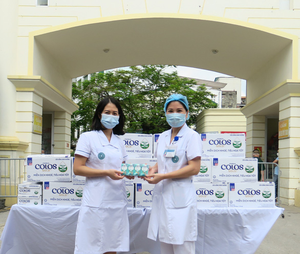 Vinamilk trao tặng 50.000 sản phẩm ColosGold cho con em y bác sĩ tuyến đầu - 2 Vinamilk trao tặng 50.000 sản phẩm ColosGold cho con em y bác sĩ tuyến đầu - 2