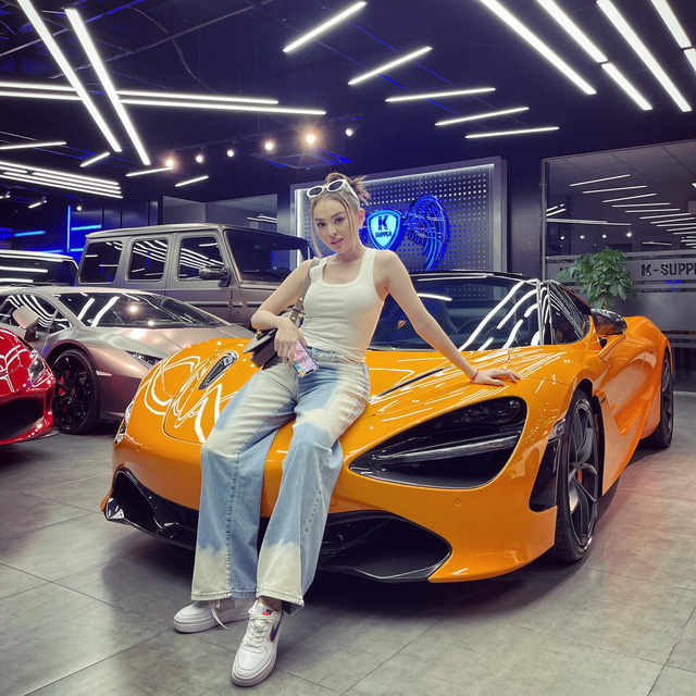Hot girl 9X bán quần áo tại TP. HCM chốt McLaren 720S Spider triệu đô chỉ sau 30 phút, ghép cặp với Mercedes-AMG G 63 độ Hermes Hot girl 9X bán quần áo tại TP. HCM chốt McLaren 720S Spider triệu đô chỉ sau 30 phút, ghép cặp với Mercedes-AMG G 63 độ Hermes