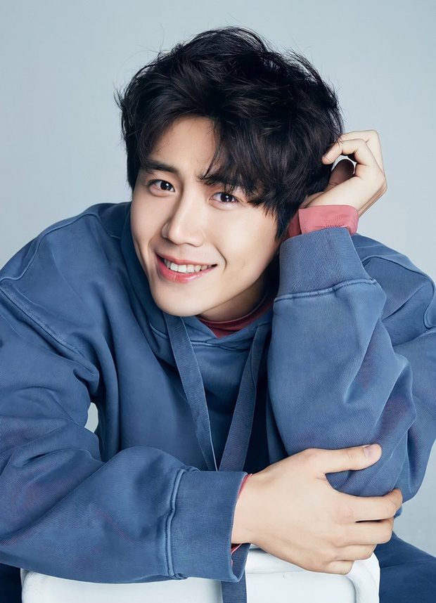 Báo Hàn hé lộ danh tính bạn gái của Kim Seon Ho: Tầm ảnh hưởng cực lớn, liệu có phải 'gái ngành' như lời đồn? Báo Hàn hé lộ danh tính bạn gái của Kim Seon Ho: Tầm ảnh hưởng cực lớn, liệu có phải 'gái ngành' như lời đồn?