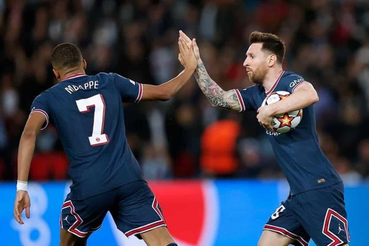 Mbappe tiết lộ đắt giá về quả phạt đền với Messi Mbappe tiết lộ đắt giá về quả phạt đền với Messi