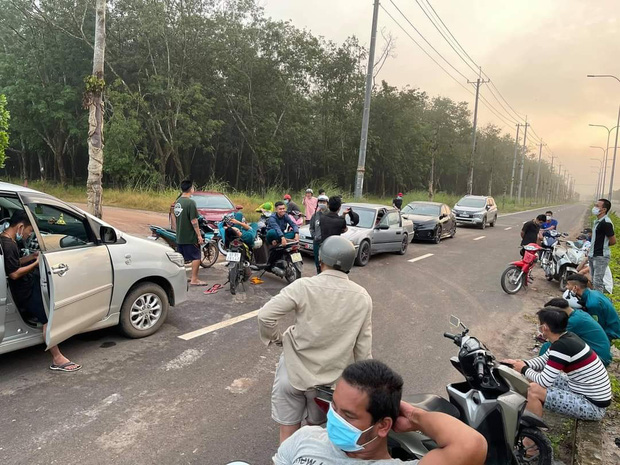 Hành trình 5 ngày 4 đêm tìm kiếm bé trai 2 tuổi ở Bình Dương: Hàng trăm người xa lạ cùng nỗ lực, nhiều luồng thông tin đổ về nhưng phép màu đã không xảy ra - 3 Hành trình 5 ngày 4 đêm tìm kiếm bé trai 2 tuổi ở Bình Dương: Hàng trăm người xa lạ cùng nỗ lực, nhiều luồng thông tin đổ về nhưng phép màu đã không xảy ra - 3