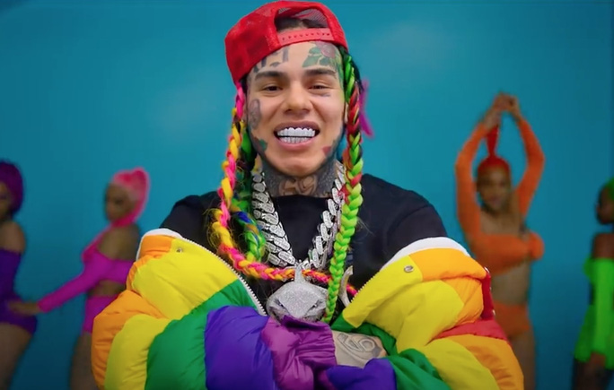 MV nhạc 18+ lên top 1 YouTube vì 3 phút toàn cảnh sốc - 1 MV nhạc 18+ lên top 1 YouTube vì 3 phút toàn cảnh sốc - 1