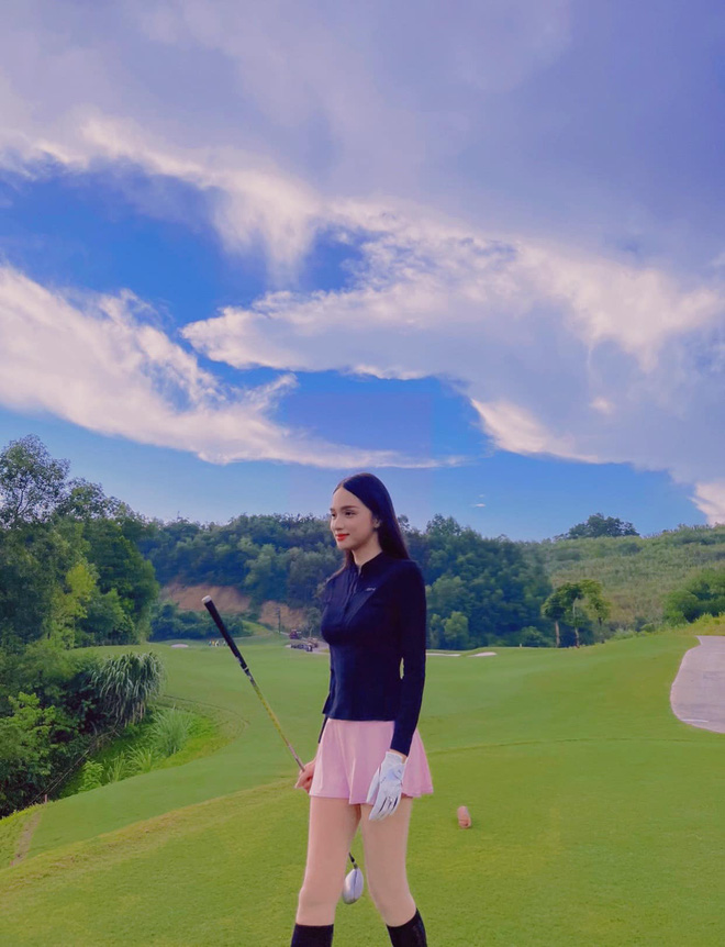 Hương Giang 'xả kho' loạt ảnh khoe dáng mỏng tang trên sân golf, dòng status ám hiệu gửi đến Matt Liu hay gì đây? - 6 Hương Giang 'xả kho' loạt ảnh khoe dáng mỏng tang trên sân golf, dòng status ám hiệu gửi đến Matt Liu hay gì đây? - 6