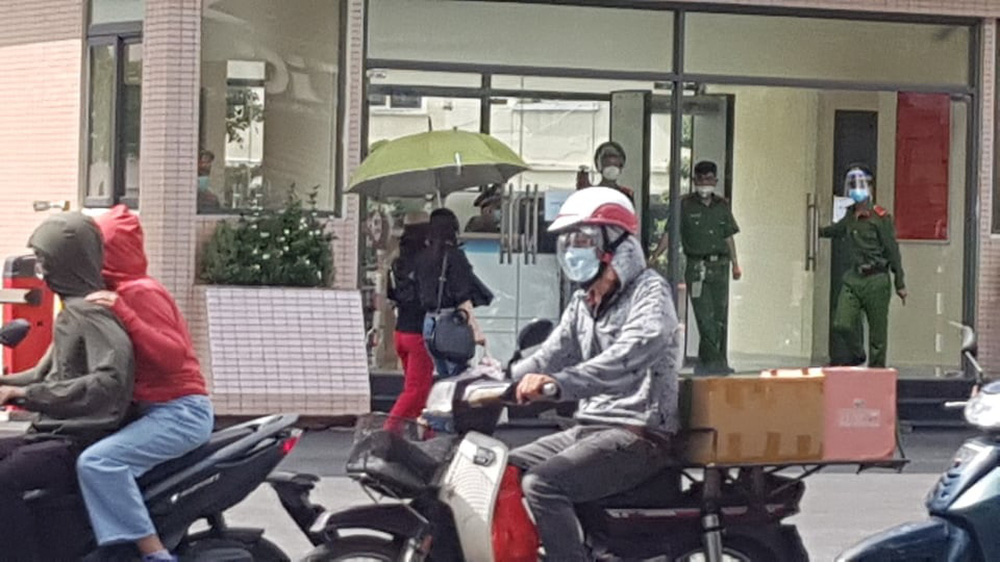 Bà Nguyễn Phương Hằng đã tới làm việc với Bộ Công an về tố cáo ca sĩ Đàm Vĩnh Hưng Bà Nguyễn Phương Hằng đã tới làm việc với Bộ Công an về tố cáo ca sĩ Đàm Vĩnh Hưng