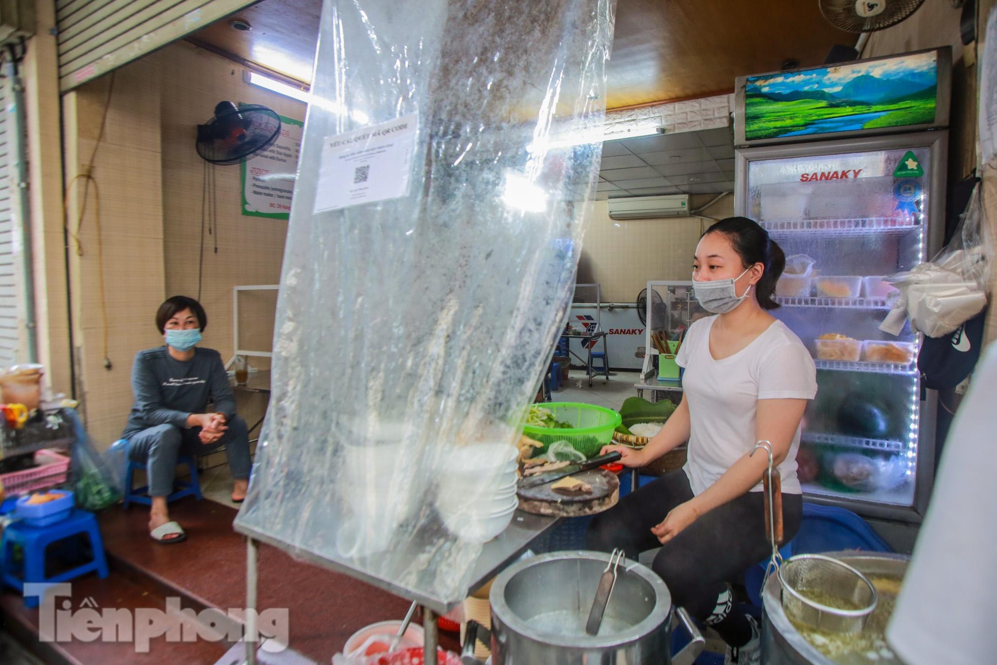 Hà Nội xử phạt cơ sở kinh doanh chưa thực hiện quy định quét mã QR - 10 Hà Nội xử phạt cơ sở kinh doanh chưa thực hiện quy định quét mã QR - 10