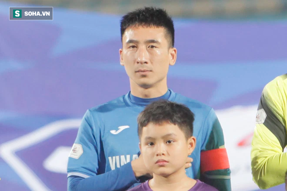 NÓNG: V.League có biến căng, đội của chủ tịch Hữu Thắng muốn Hải Huy đền 5 tỷ đồng vì lật kèo NÓNG: V.League có biến căng, đội của chủ tịch Hữu Thắng muốn Hải Huy đền 5 tỷ đồng vì lật kèo