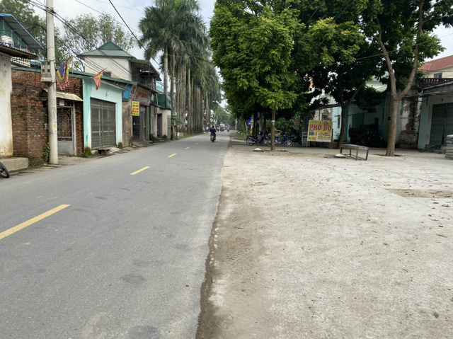 Đại gia hơn 30 năm buôn đất: 'Có tiền cứ mua loại đất rẻ như cho, đợi 5-10 năm sau giá tăng cả trăm lần, buôn đất giúp tôi có nhiều tiền' Đại gia hơn 30 năm buôn đất: 'Có tiền cứ mua loại đất rẻ như cho, đợi 5-10 năm sau giá tăng cả trăm lần, buôn đất giúp tôi có nhiều tiền'
