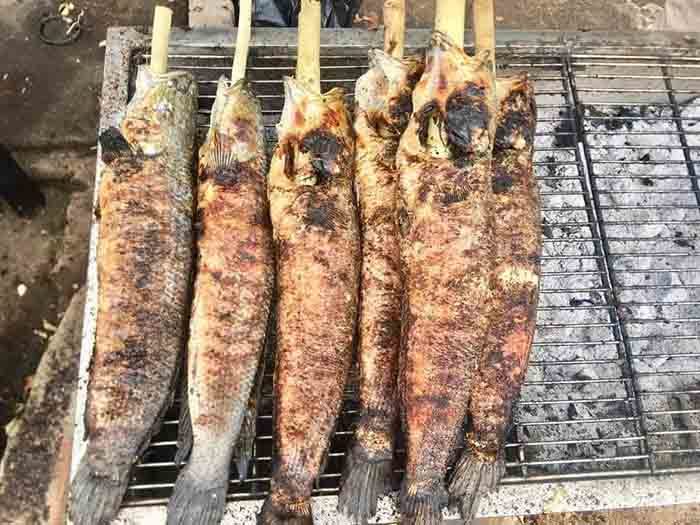 Món ăn vỉa hè nhiều người mê, tiểu thương ngày bán vài trăm con - 1 Món ăn vỉa hè nhiều người mê, tiểu thương ngày bán vài trăm con - 1