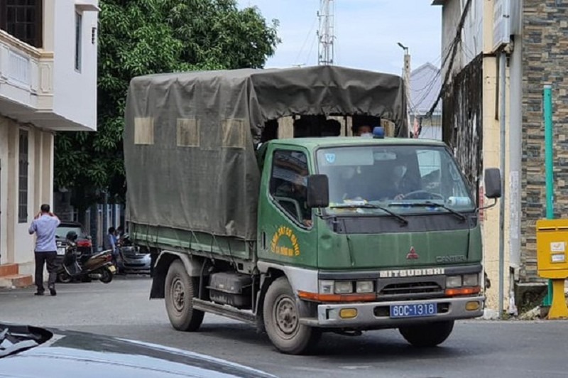 Nữ giám đốc công ty xăng dầu Hà Lộc ở Vũng Tàu bị bắt về tội buôn lậu - 1 Nữ giám đốc công ty xăng dầu Hà Lộc ở Vũng Tàu bị bắt về tội buôn lậu - 1