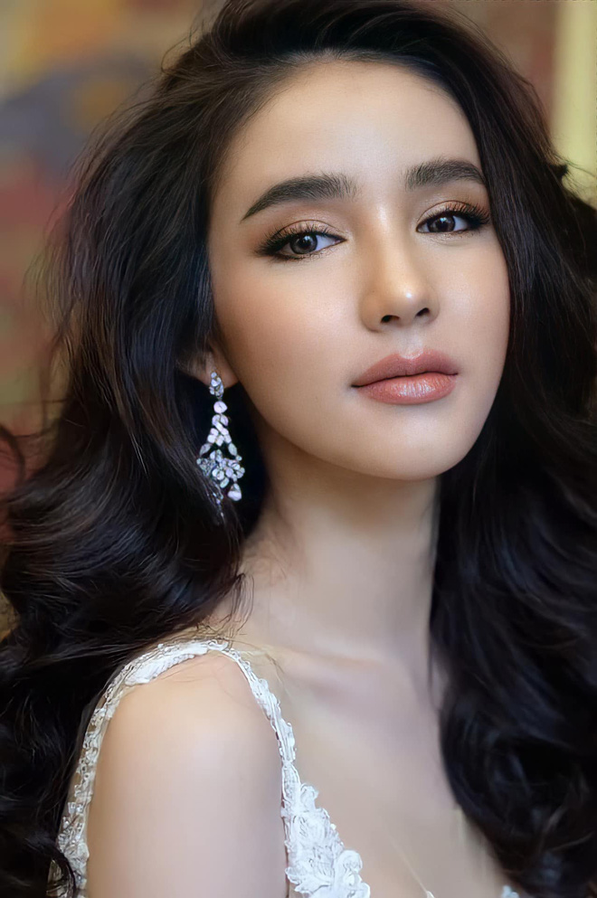 'Thiên thần chuyển giới' Yoshi đầu quân cho công ty của Hương Giang, sẽ về hoạt động tại Việt Nam? - 3 'Thiên thần chuyển giới' Yoshi đầu quân cho công ty của Hương Giang, sẽ về hoạt động tại Việt Nam? - 3