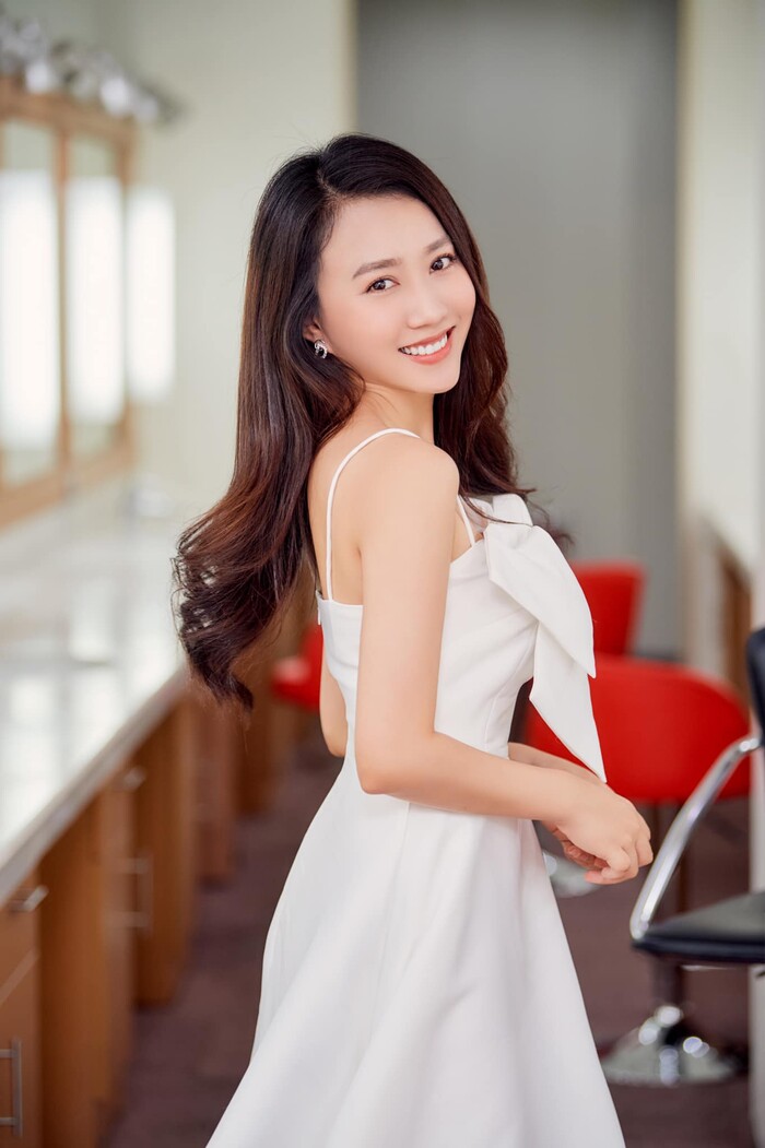 Dàn 'bóng hồng' Bắc tiến thành công nhất trên màn ảnh VTV: Khả Ngân, Nhã Phương 'lột xác' và đổi đời - 10 Dàn 'bóng hồng' Bắc tiến thành công nhất trên màn ảnh VTV: Khả Ngân, Nhã Phương 'lột xác' và đổi đời - 10