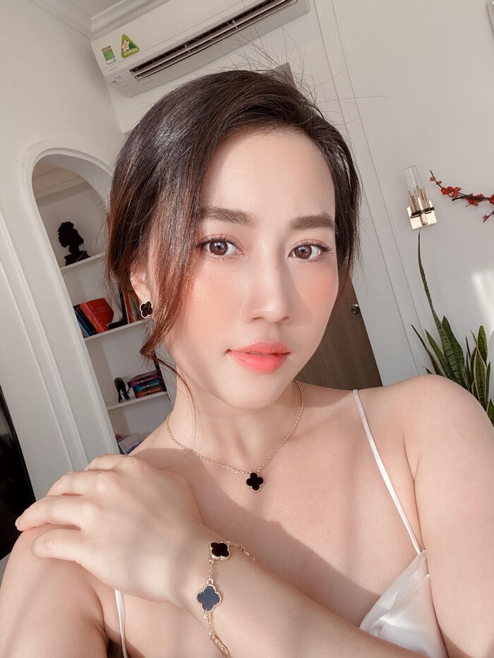 Dàn 'bóng hồng' Bắc tiến thành công nhất trên màn ảnh VTV: Khả Ngân, Nhã Phương 'lột xác' và đổi đời - 11 Dàn 'bóng hồng' Bắc tiến thành công nhất trên màn ảnh VTV: Khả Ngân, Nhã Phương 'lột xác' và đổi đời - 11