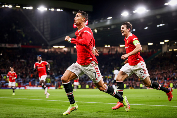 Ronaldo: 'Man United không bao giờ bỏ cuộc!'