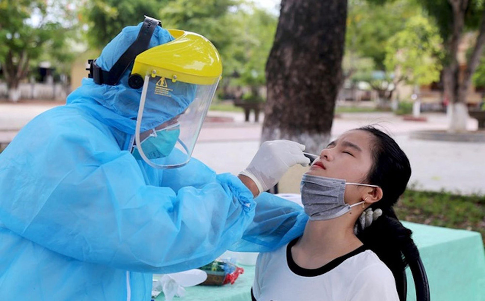 25 công nhân làm ở khu công nghiệp quy mô lớn nhất Phú Thọ nhiễm Covid-19, nguy cơ bùng dịch ở KCN rất lớn 25 công nhân làm ở khu công nghiệp quy mô lớn nhất Phú Thọ nhiễm Covid-19, nguy cơ bùng dịch ở KCN rất lớn