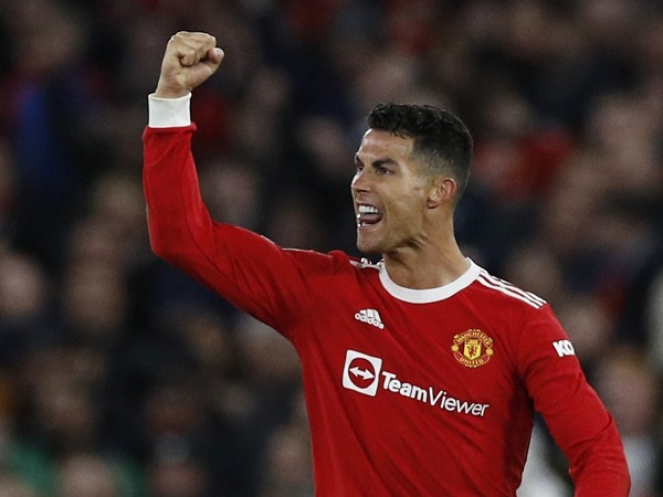Ghi bàn đưa MU trở lại từ 'cõi chết', Ronaldo vượt Messi, lập kỷ lục mới ở Champions League Ghi bàn đưa MU trở lại từ 'cõi chết', Ronaldo vượt Messi, lập kỷ lục mới ở Champions League