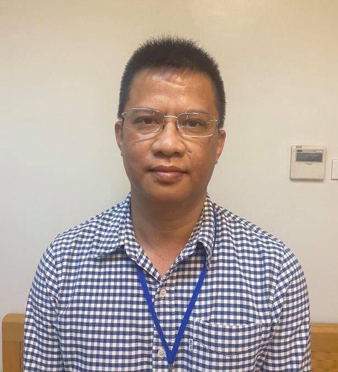 Khởi tố giám đốc Bệnh viện Bạch Mai Nguyễn Quang Tuấn - 1 Khởi tố giám đốc Bệnh viện Bạch Mai Nguyễn Quang Tuấn - 1