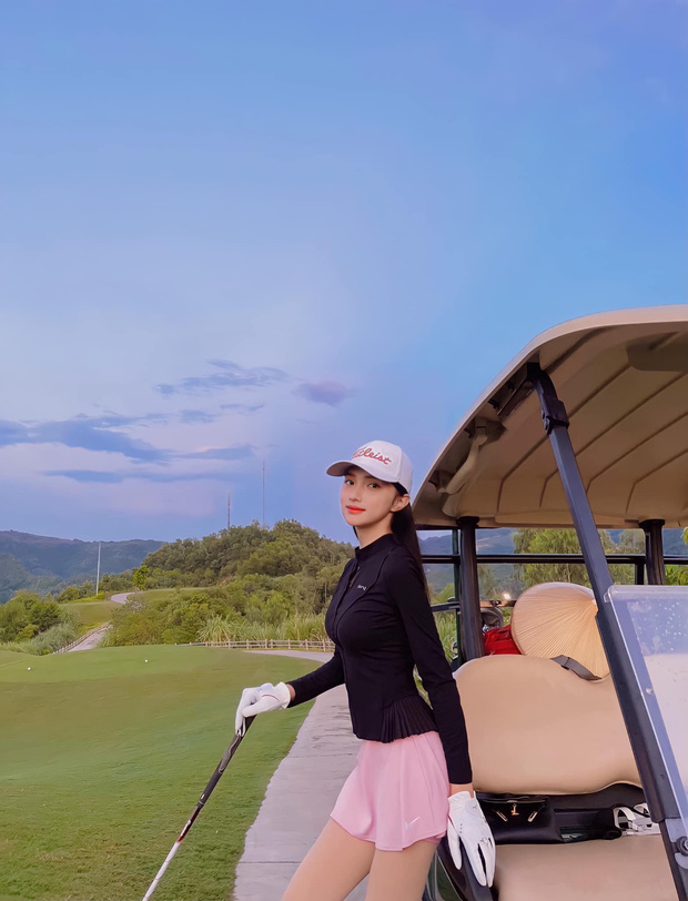 Đây là việc Hương Giang làm trong 2 ngày tái xuất showbiz, 'nghiện' bồ CEO lắm rồi nè! - 6 Đây là việc Hương Giang làm trong 2 ngày tái xuất showbiz, 'nghiện' bồ CEO lắm rồi nè! - 6
