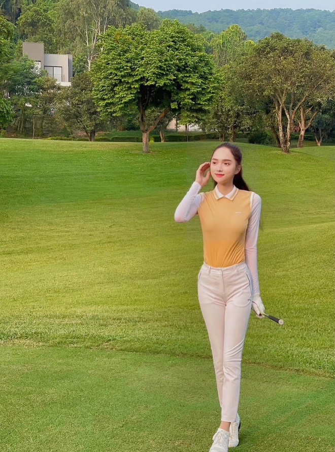 Đây là việc Hương Giang làm trong 2 ngày tái xuất showbiz, 'nghiện' bồ CEO lắm rồi nè! - 3 Đây là việc Hương Giang làm trong 2 ngày tái xuất showbiz, 'nghiện' bồ CEO lắm rồi nè! - 3