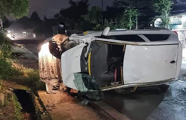 Vụ ô tô tông chết 2 người, tài xế bỏ trốn: Tạm giữ một đối tượng - 1 Vụ ô tô tông chết 2 người, tài xế bỏ trốn: Tạm giữ một đối tượng - 1
