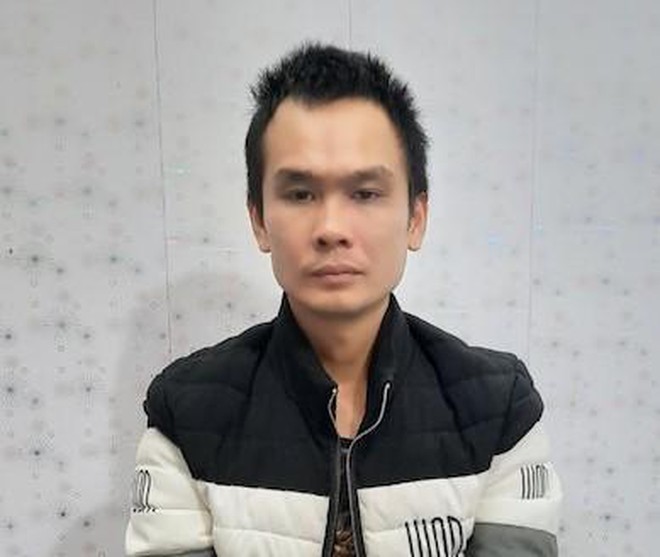 Thợ điện điên cuồng đâm bị thương 2 đồng nghiệp, truy sát tới tận bệnh viện Thợ điện điên cuồng đâm bị thương 2 đồng nghiệp, truy sát tới tận bệnh viện