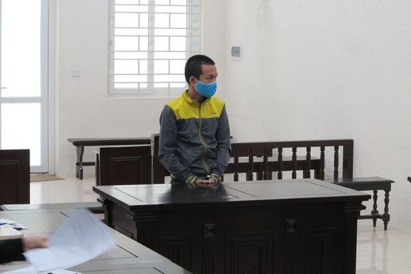 Khi 'yêu râu xanh' rình mò ở trường học hại đời bé gái Khi 'yêu râu xanh' rình mò ở trường học hại đời bé gái