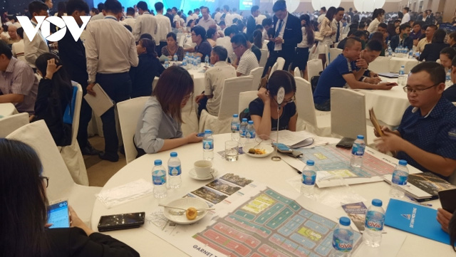 Đề xuất cấm môi giới cá nhân hoạt động độc lập: Bớt thổi giá, gây sốt ảo bất động sản - 1 Đề xuất cấm môi giới cá nhân hoạt động độc lập: Bớt thổi giá, gây sốt ảo bất động sản - 1