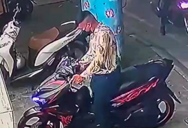 Truy tìm đối tượng vờ bán vàng thật tráo vàng giả Truy tìm đối tượng vờ bán vàng thật tráo vàng giả