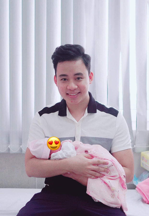 Quang Lê và mối lương duyên với 4 người con nuôi, sốc nhất chuyện 'tiểu ni cô' The Voice Kids bị ép đội tóc giả - 1 Quang Lê và mối lương duyên với 4 người con nuôi, sốc nhất chuyện 'tiểu ni cô' The Voice Kids bị ép đội tóc giả - 1