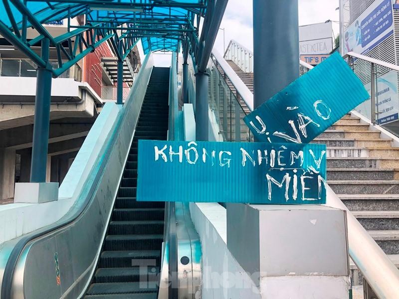 Cận cảnh nhiều hạng mục tuyến đường sắt Cát Linh - Hà Đông nhếch nhác - 6 Cận cảnh nhiều hạng mục tuyến đường sắt Cát Linh - Hà Đông nhếch nhác - 6