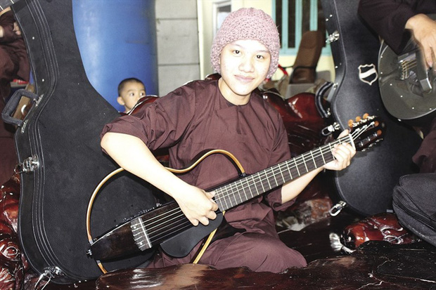 Á quân The Voice Kids 2014 từng gây sốt một thời với nhạc Trịnh, con nuôi của ca sĩ Quang Lê hiện sống sao? - 2 Á quân The Voice Kids 2014 từng gây sốt một thời với nhạc Trịnh, con nuôi của ca sĩ Quang Lê hiện sống sao? - 2