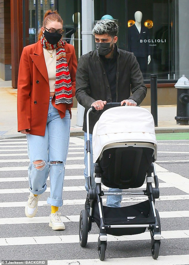 Netizen lo sốt vó nghi Gigi Hadid và Zayn 'toang' sau 1 năm có con vì động thái phũ từ gia đình nhà gái, thực hư ra sao? - 8 Netizen lo sốt vó nghi Gigi Hadid và Zayn 'toang' sau 1 năm có con vì động thái phũ từ gia đình nhà gái, thực hư ra sao? - 8