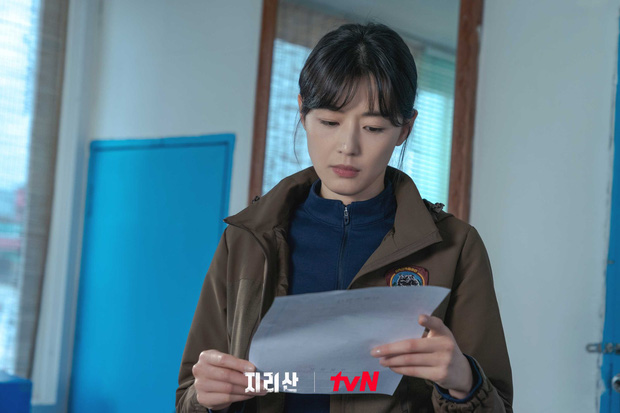 Rating bom tấn Jirisan cao chạm nóc, bom xịt của 'mặt chó Reply 1988' kết thúc thảm thương Rating bom tấn Jirisan cao chạm nóc, bom xịt của 'mặt chó Reply 1988' kết thúc thảm thương