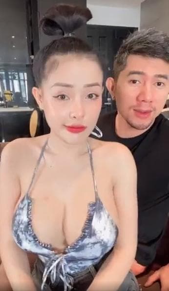 Ngân 98 quên kéo khóa quần khi đang livestream, Lương Bằng Quang nhanh tay có phản ứng Ngân 98 quên kéo khóa quần khi đang livestream, Lương Bằng Quang nhanh tay có phản ứng