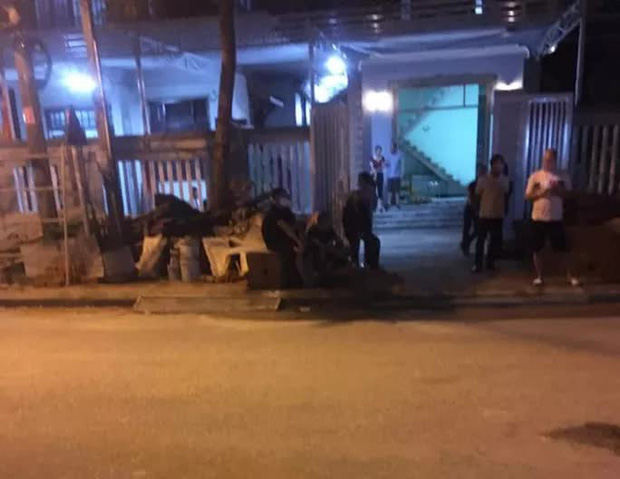 Bị vây đánh vì làm vỡ một viên gạch, nhóm thợ hút hầm cầu đoạt mạng chủ nhà Bị vây đánh vì làm vỡ một viên gạch, nhóm thợ hút hầm cầu đoạt mạng chủ nhà