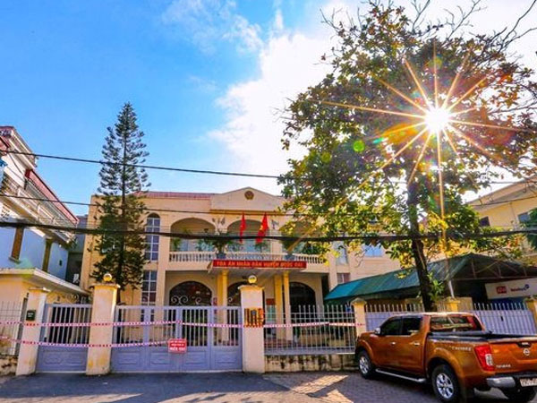 TAND huyện Quốc Oai tạm đóng cửa vì tất cả cán bộ bị cách ly TAND huyện Quốc Oai tạm đóng cửa vì tất cả cán bộ bị cách ly